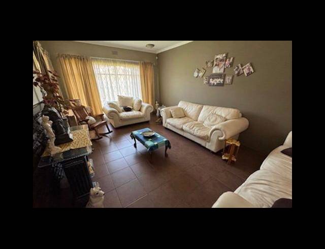3 BEDROOM HOUSE FOR SALE IN BIRCHLEIGH